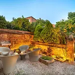 Domus Carla With Garden R&r *