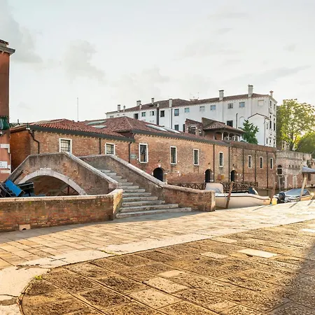 Domus Carla With Garden R&r Appartamento