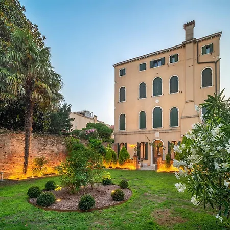 公寓 Domus Carla With Garden R&r *