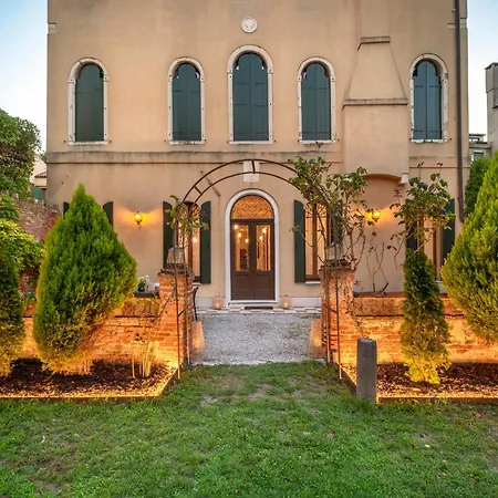 公寓 Domus Carla With Garden R&r