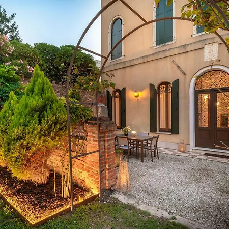 Domus Carla With Garden R&r