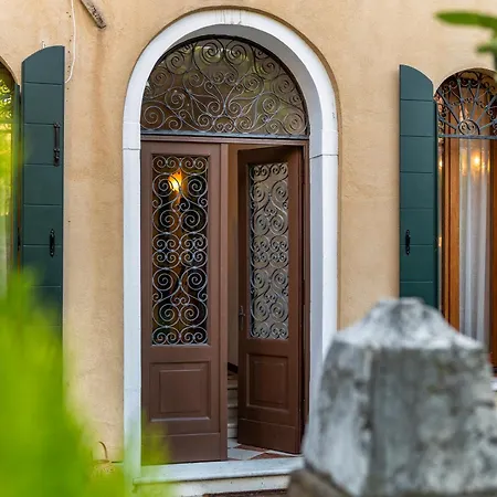 Domus Carla With Garden R&r Appartamento