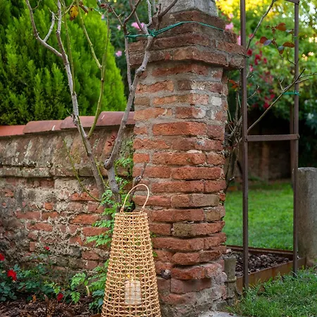 Domus Carla With Garden R&r