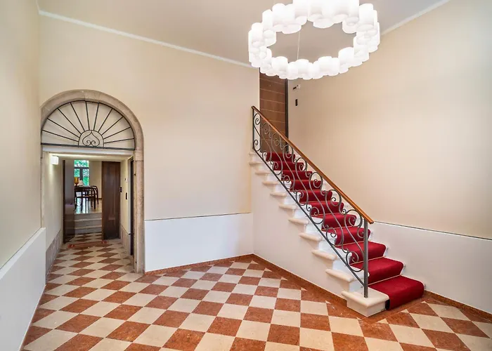 公寓 Domus Carla With Garden R&r *