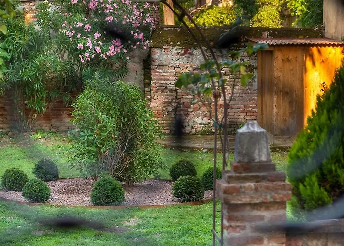 公寓 Domus Carla With Garden R&r