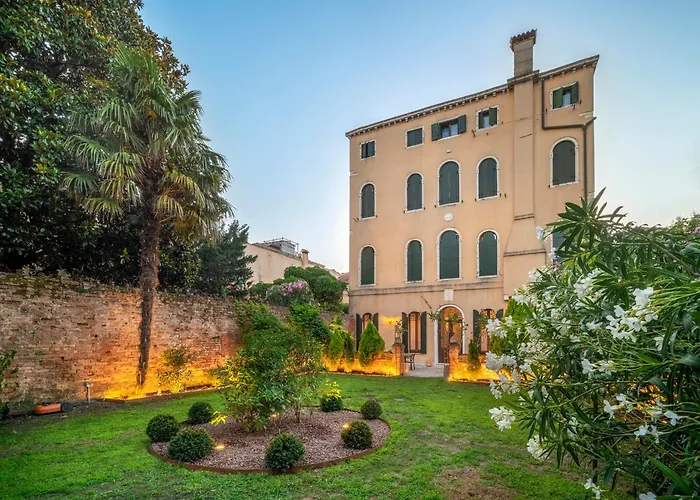 公寓 Domus Carla With Garden R&r *