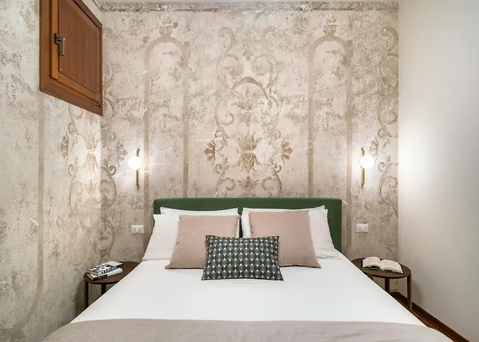 公寓 Domus Carla With Garden R&r