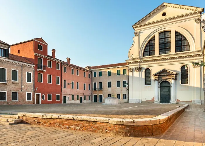 公寓 Domus Carla With Garden R&r