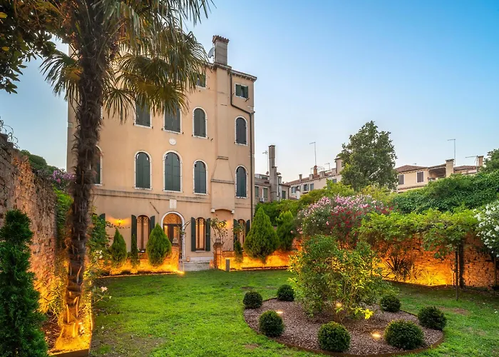 Domus Carla With Garden R&r Veneza